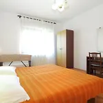 Ferienwohnung Fuer 8 Personen Ca 105 Qm In Medulin, Istrien Suedkueste Von Istrien