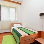 Ferienwohnung Fuer 7 Personen Ca 100 Qm In Fazana, Istrien Istrische Riviera