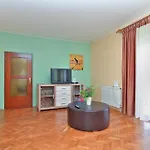Ferienwohnung Fuer 6 Personen Ca 100 Qm In Liznjan, Istrien Suedkueste Von Istrien