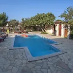 Ferienhaus Mit Privatpool Fuer 10 Personen Ca 180 Qm In Liznjan, Istrien Suedkueste Von Istrien