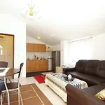 Ferienhaus Mit Privatpool Fuer 10 Personen Ca 110 Qm In Fazana-Surida, Istrien Istrische Riviera