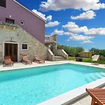 Ferienhaus Mit Privatpool Fuer 16 Personen Ca 240 Qm In Vodnjan, Istrien Istrische Riviera