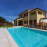 Ferienhaus Mit Privatpool Fuer 20 Personen Ca 400 Qm In Banjole, Istrien Istrische Riviera