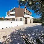 Ferienhaus Fuer 12 Personen In Fazana-Surida, Istrien Istrische Riviera