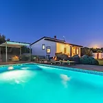 Ferienhaus Mit Privatpool Fuer 4 Personen Ca 120 Qm In Medulin, Istrien Suedkueste Von Istrien