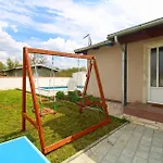 Ferienhaus Mit Privatpool Fuer 6 Personen Ca 65 Qm In Paradiz Bei Vodnjan, Istrien Suedkueste Von Istrien