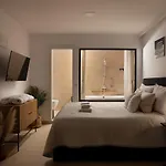 Deluxe Studio In City Center With Free Private Parking