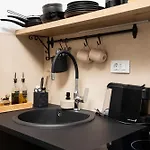 Deluxe Studio In City Center With Free Private Parking