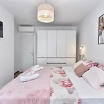 Modern Villa With Private Hydromassage Pool