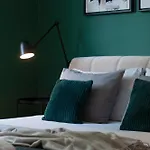 Centar White Apartment