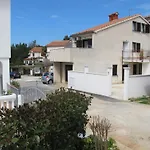 Holiday Home Ada - Prc206 By Interhome