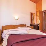Beautiful Apartment In Pula With Kitchen