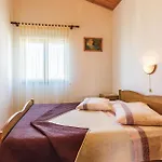 Beautiful Apartment In Pula With Kitchen