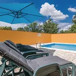 Lovely Home In Barban With Outdoor Swimming Pool