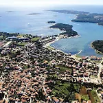 Nice Apartment In Medulin With House Sea View