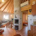 Cozy Home In Manjadvorci With Kitchen