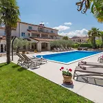Apartments In Porec/Istrien 36949