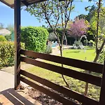 Poolside Compact Family Cottage Lea