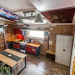 Industrial Style Studio House Eni, With Parking, Bbq, Ac In Marcana, Ferienwohnung