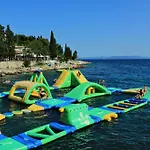 Apartments With A Swimming Pool Labin - 23022