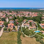Beautiful Villa Judita With Pool In Tar