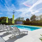 Villa Aria - Family Friendly In Pula For 6 People With Private Swimming Pool