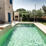 Beautiful Villa Torre I With Whirlpool In Tar