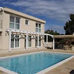 Villa Olivia - New And Modern House With Pool, Souna, Jacuzzi & Playground, Liznjan - Istra