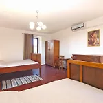 Ferienhaus Fuer 6 Personen Ca 75 Qm In Rakalj, Istrien Bucht Von Rasa