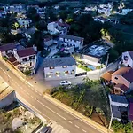 Ferienhaus Mit Privatpool Fuer 6 Personen Ca 140 Qm In Loborika, Istrien Suedkueste Von Istrien