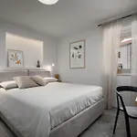 Grotta Apartment