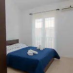 Cape Kamenjak Apartments In Premantura