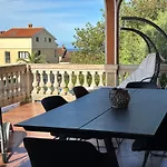 Apartment Peloza 1