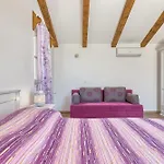 Villa Loverka Near Pula Only 3 Km From The Beach With Sea View
