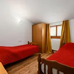 App Sadina With Private Pool And Garden