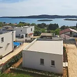 Stunning Home In Pomer With Kitchen
