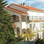 Two-Bedroom Apartment In Pula XI