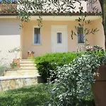 Apartments Irena With Sea View