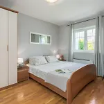 Apartment Sara Premium