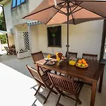 Sandy Bay Apartments - Free Mountainbike Rental -