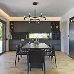 Modern Villa With Private Swimming Pool