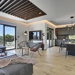 Modern Villa With Private Swimming Pool