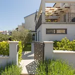 Riva Garden Exclusive