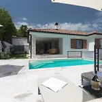 Casa Maya Deluxe Appartment With A Pool