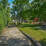 Ferienhaus In Kotli Mit Grill, Garten Und Gemeinschaftlichem Pool