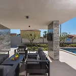 Amazing Holiday Home In Novigrad With Bubble Bath