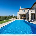Patricia Comfortable Holiday Residence