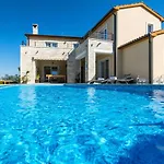 Patricia Comfortable Holiday Residence