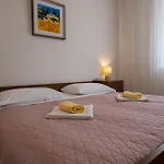 Irena'S Place A2