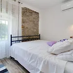 Villa Zoro Comfortable Holiday Residence